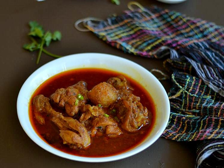 Mix and Stir Bengali Chicken Curry with a flavor of fennel